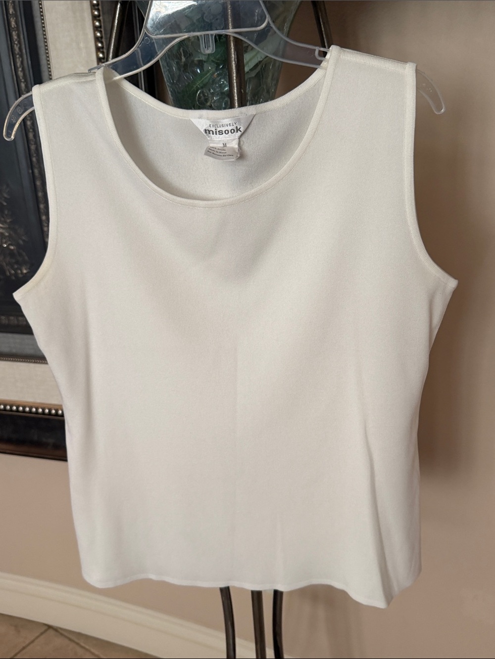 Misook Cream Sleeveless Round-Neck Knit Tank Top